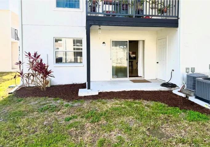 There's a lot of space in the backyard between buildings.