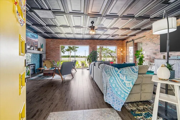 Living rm