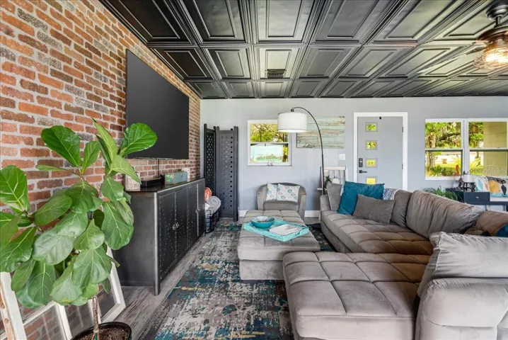 Living Rm