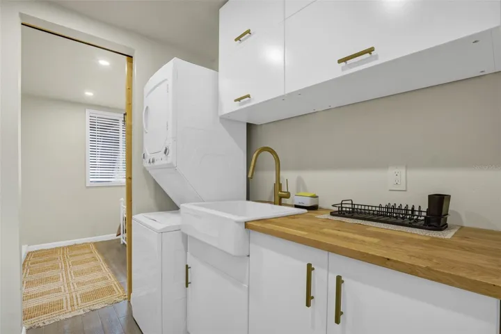 Looking in from dining area - Kitchen