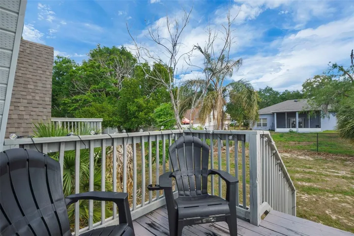 Upstairs Bedroom/Guest outdoor patio area