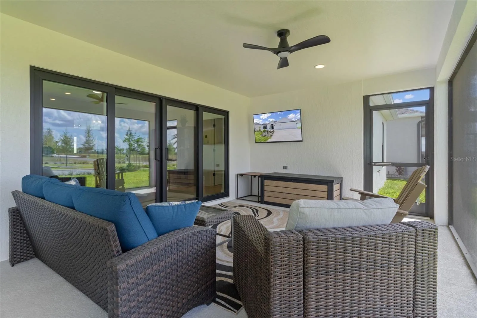 Large Screened lanai