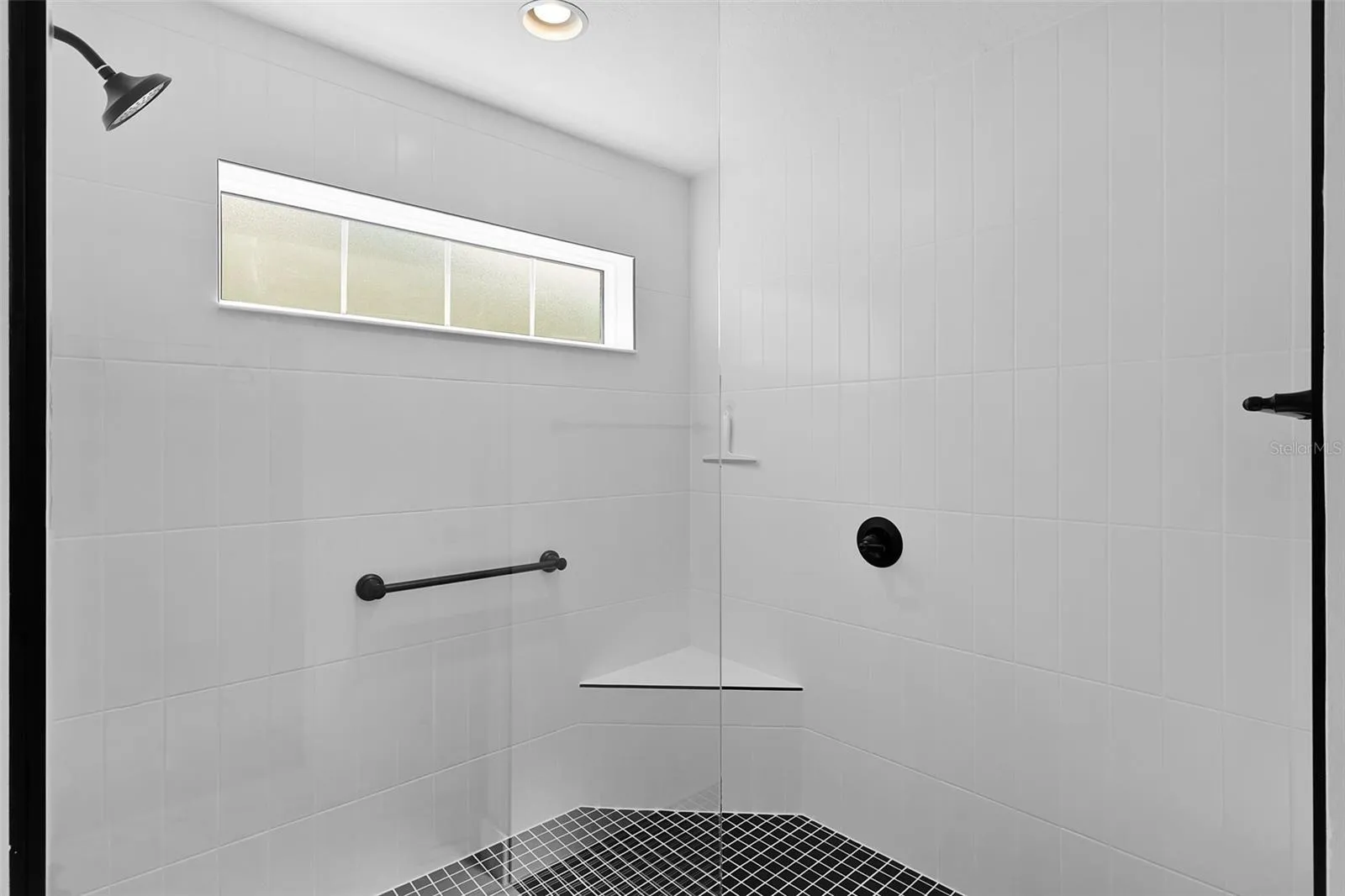 Shower with bench seat