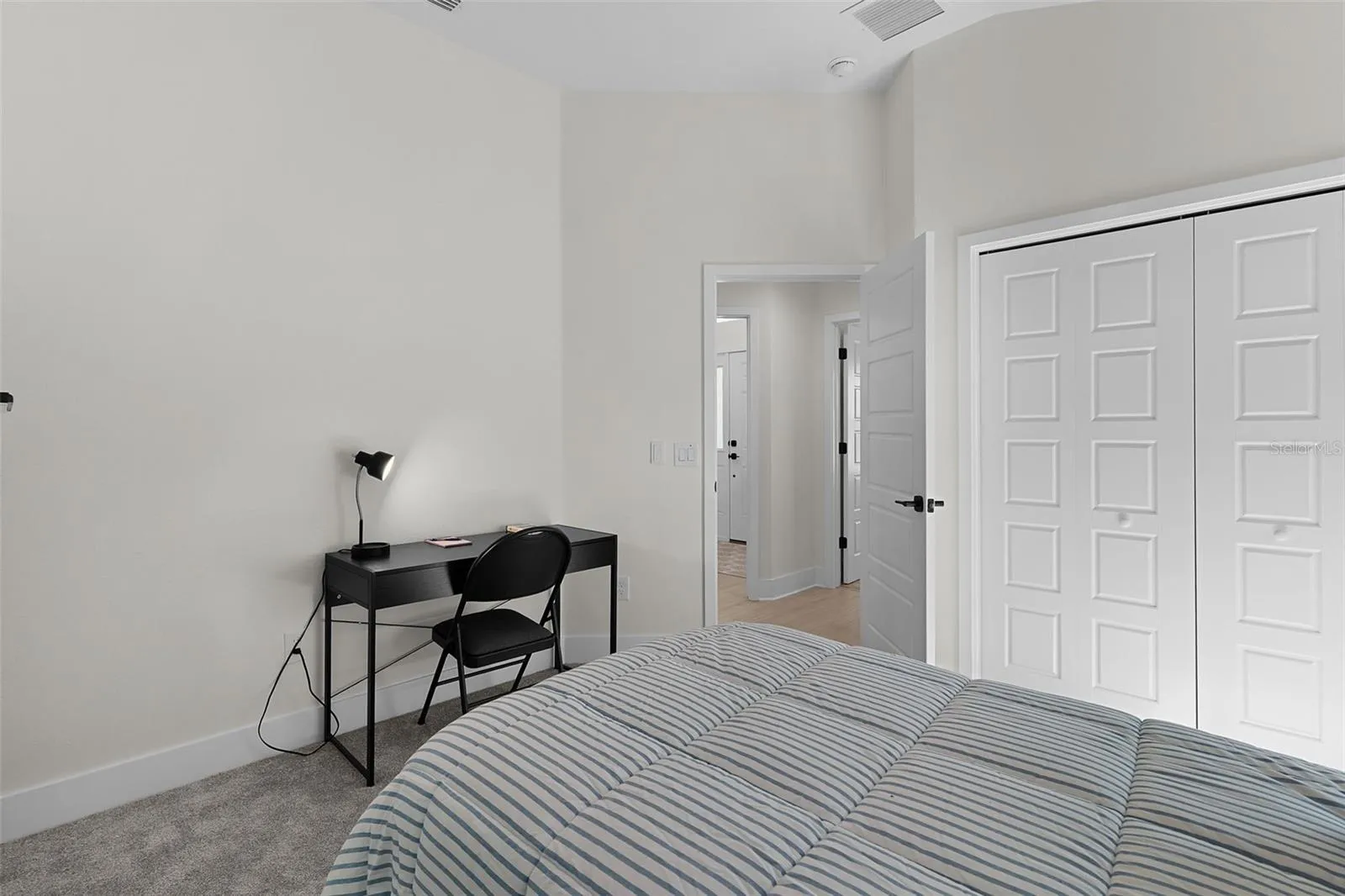 Bedroom 3 with Desk
