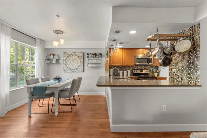 Kitchen/Dining Combo