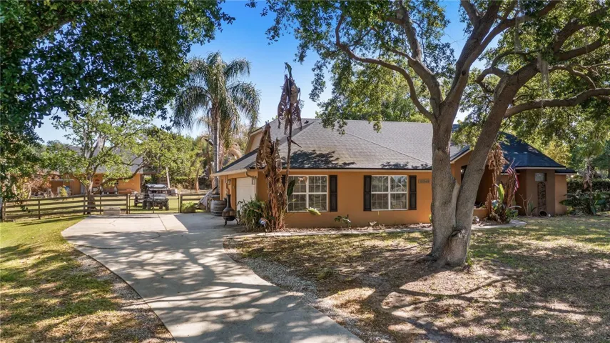 10949 Poinciana Dr. Clermont, FL 34711