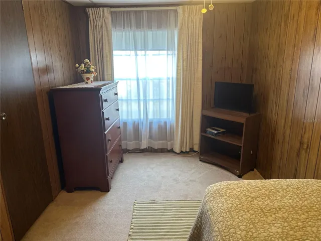 3rd Bedroom at end of mobile home facing to side