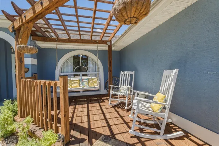 Deck off of front entryway