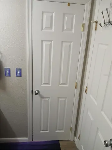 LINEN CLOSET IN-LAW BATH