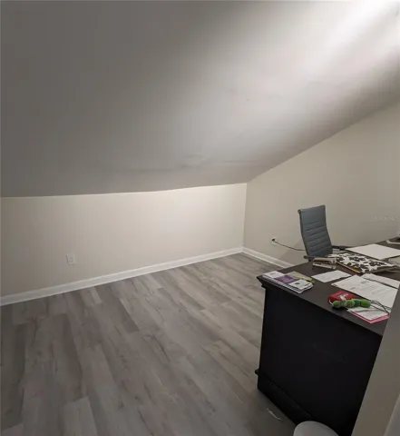 Bonus, (office) Room