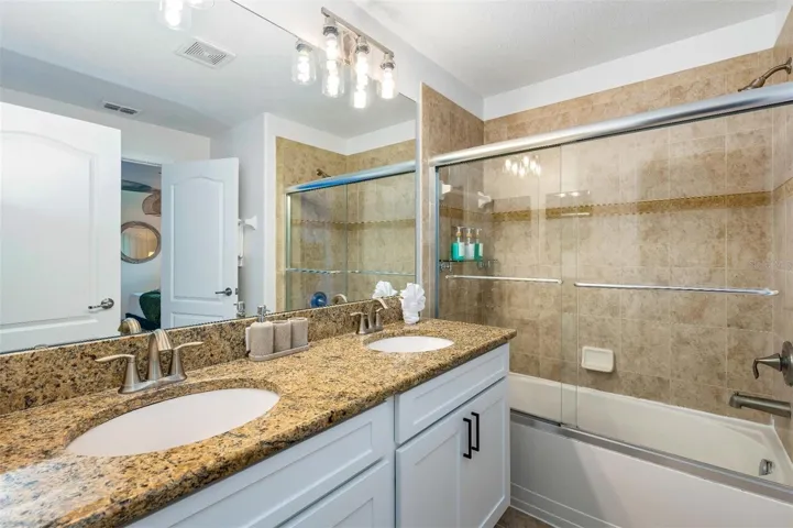 Primary en-suite bath.