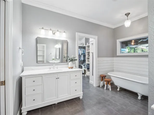 1st Floor Primary Bath