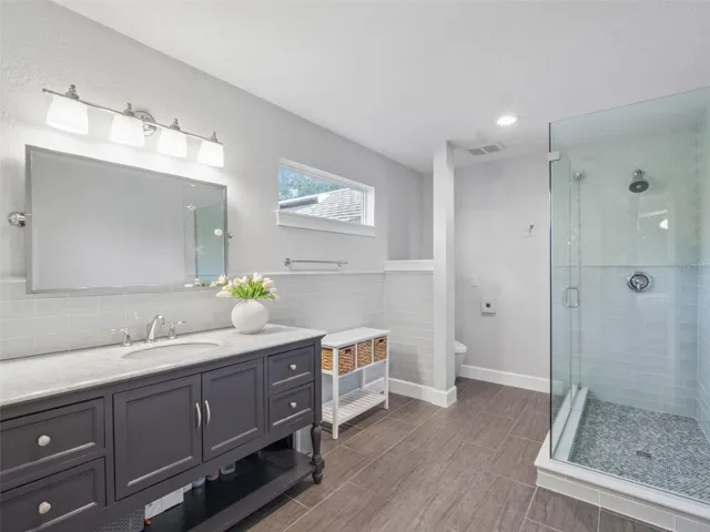 2nd Floor Primary Bath
