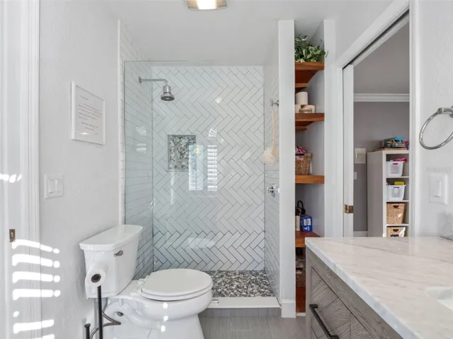 Dual Entry Bath