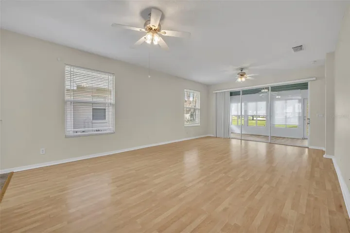Living room/Dining room