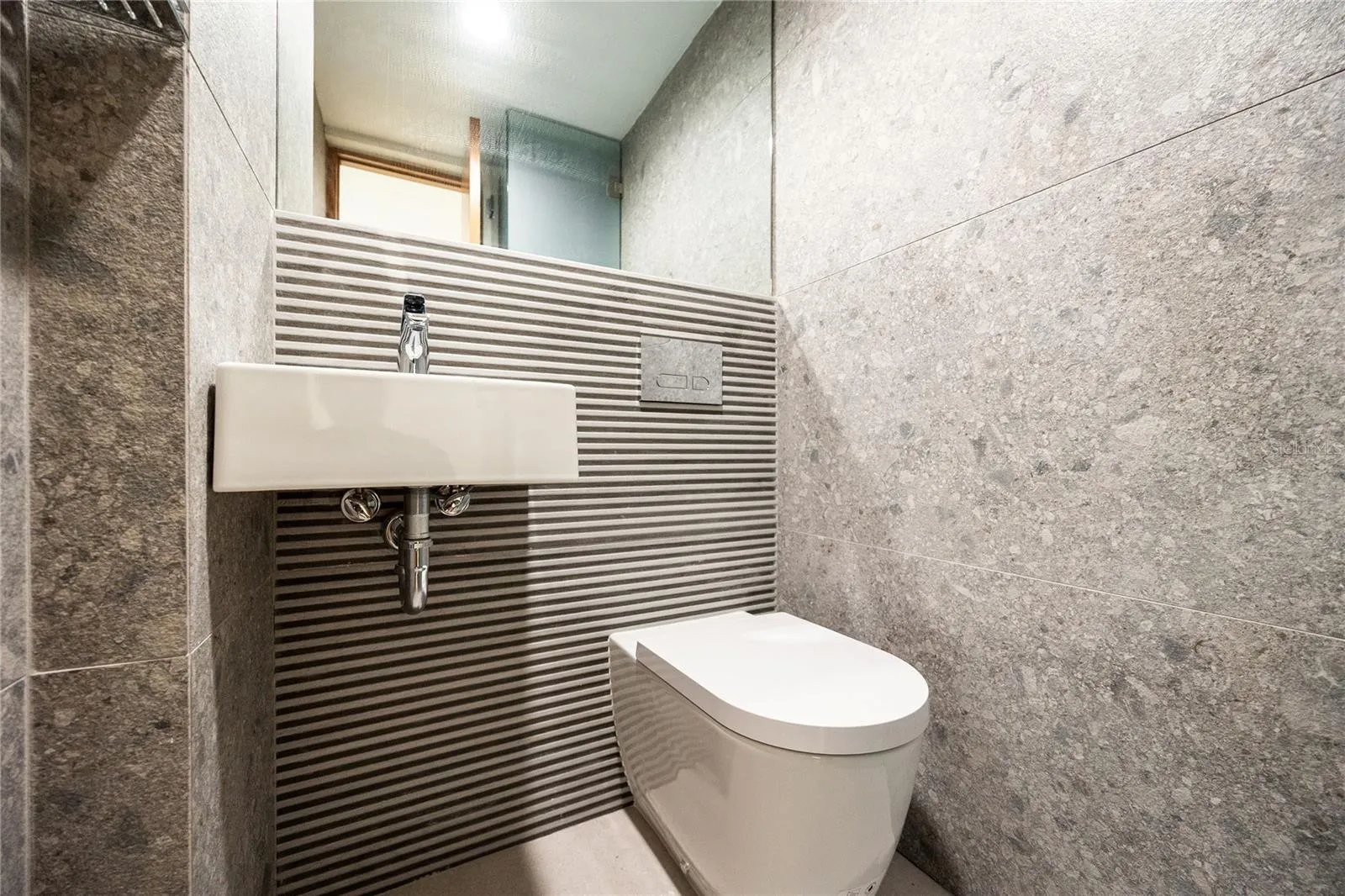 Emajagua 7B | Powder Room