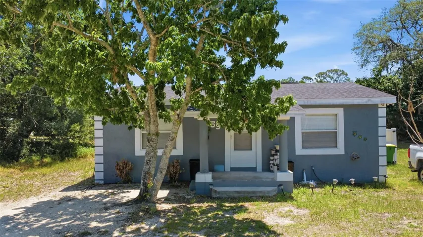 Front view of property.