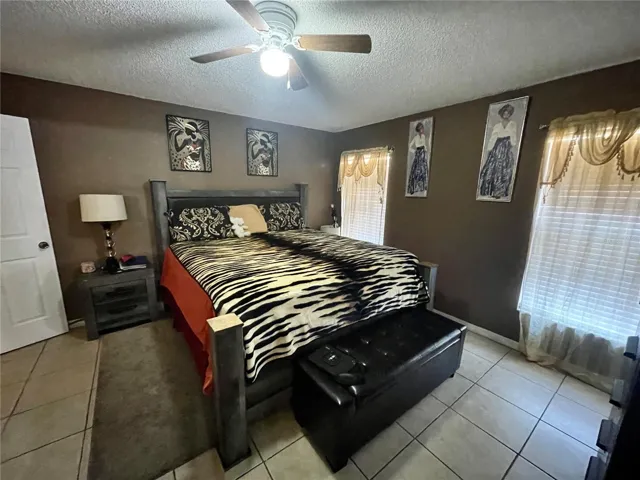 Relaxing Prmary Bedroom with ensuite bathoom.
