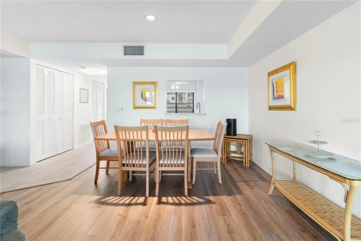 Dining room.