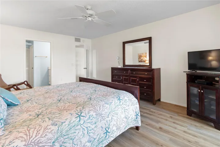 Master with entrance to another walk in closet.
