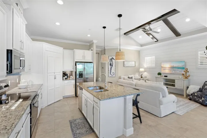 Open plan with kitchen/living room