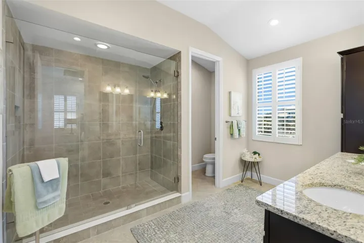 Primary suite private bath
