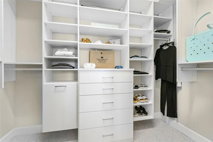 Primary suite walk-in closet
