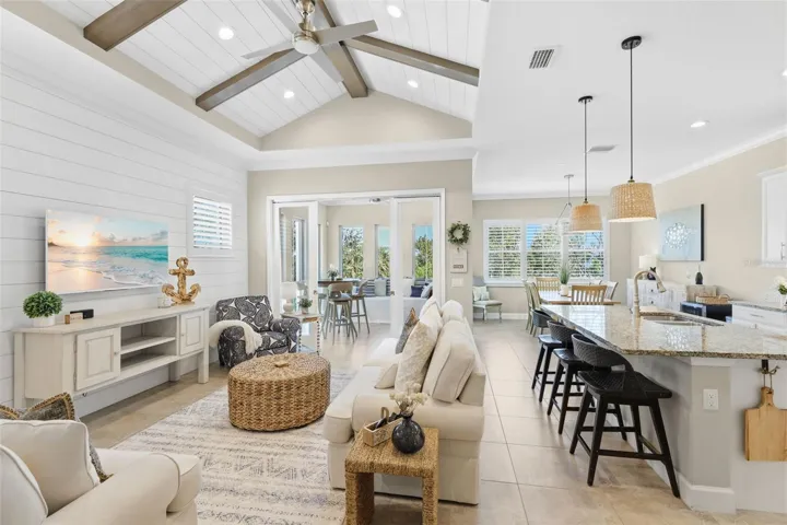 Living room/kitchen