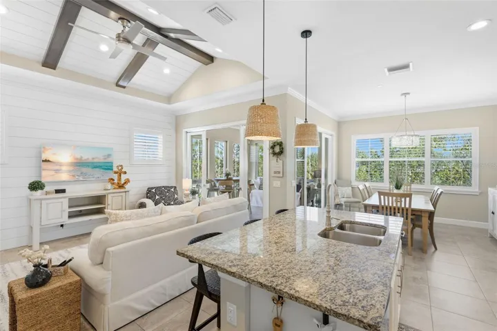 Open plan with kitchen/living room