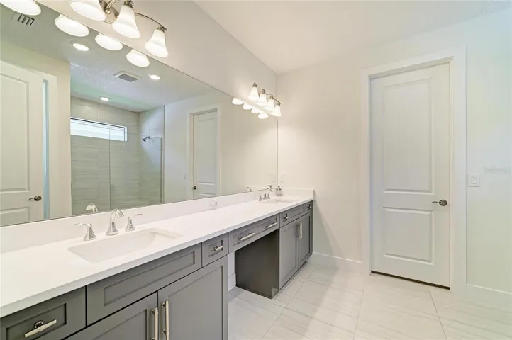 Ensuite bath off Primary