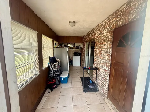 entry way/Laundry