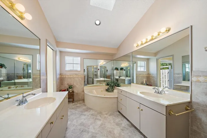 Dual vanities