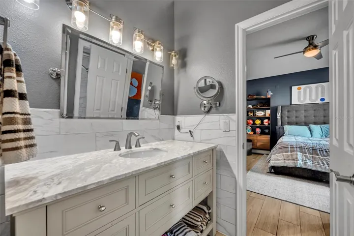 Full bathroom 3