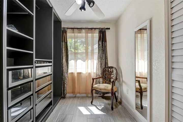 bedroom/office