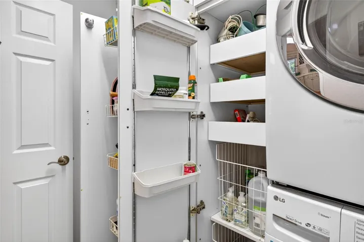 Extra shelving storage that pulls out