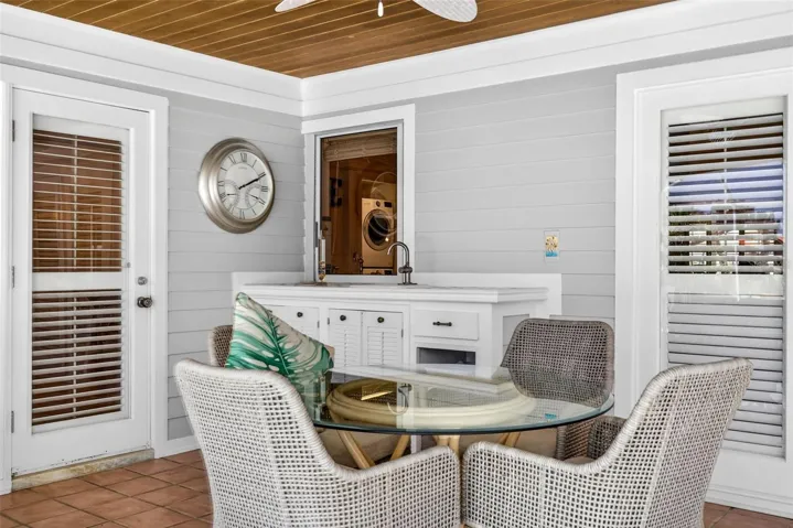 Wet bar w/pass through window