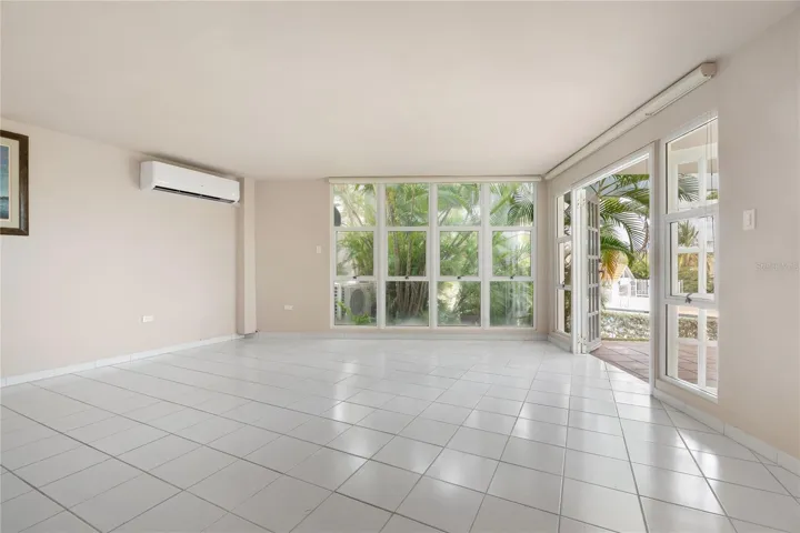 Living & Dinning Area