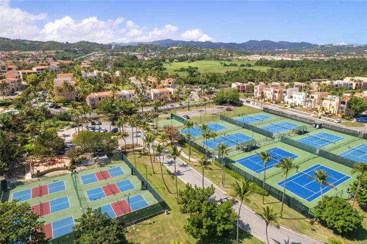 Tennis & Pickle Ball Courts