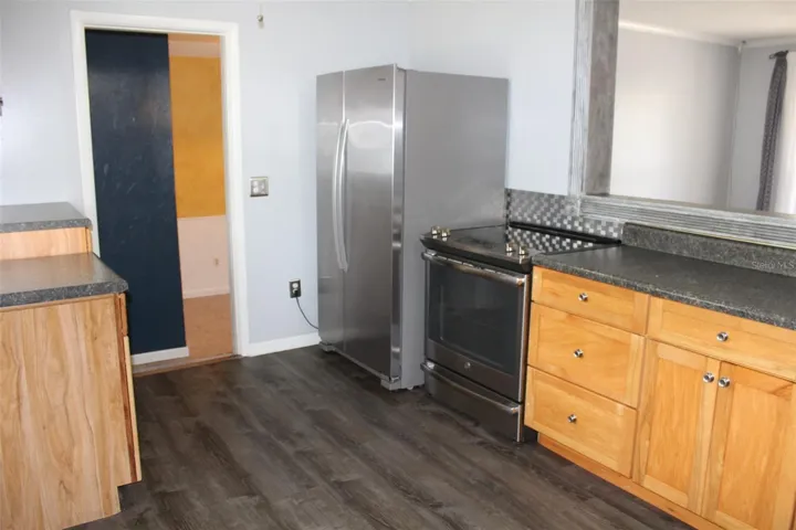 Stainless steel, upgraded appliances!