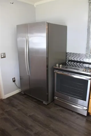 Stainless steel, upgraded appliances!