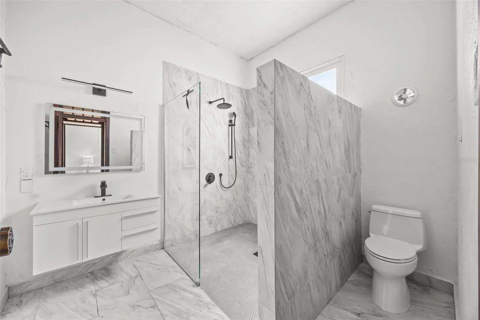 652 Hernandez Master Bath 1st Floor