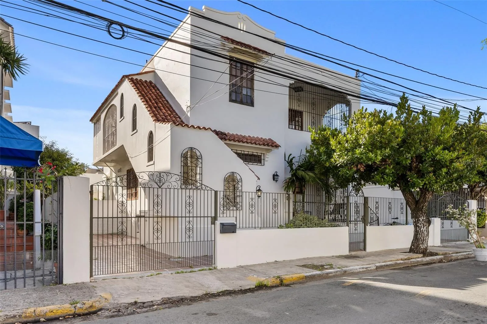 652 Hernandez exterior