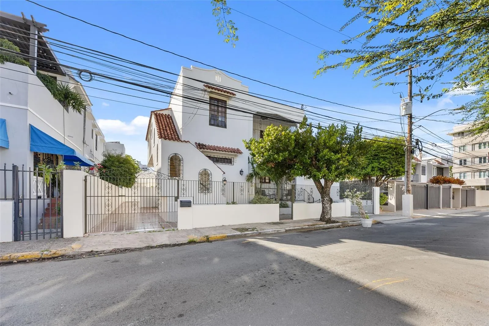 652 Hernandez exterior