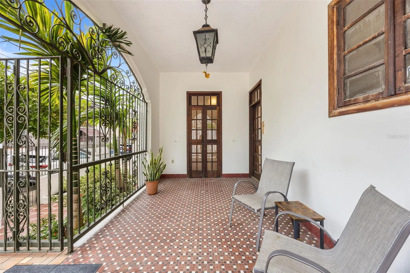 652 Hernandez Porch 1st Floor