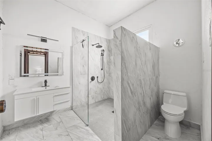 652 Hernandez Master Bath 1st Floor