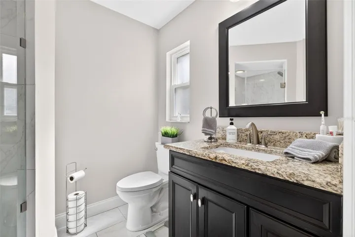 Primary en-suite bathroom