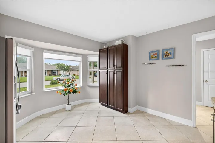 Plenty of space to enjoy your morning coffee