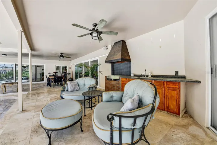 Outdoor kitchen area