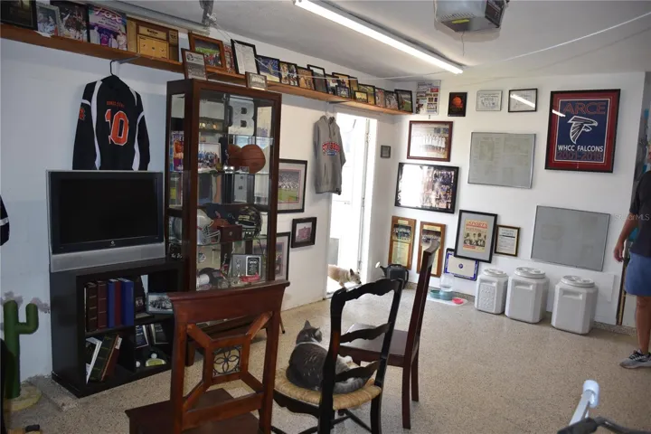 Garage/Mancave