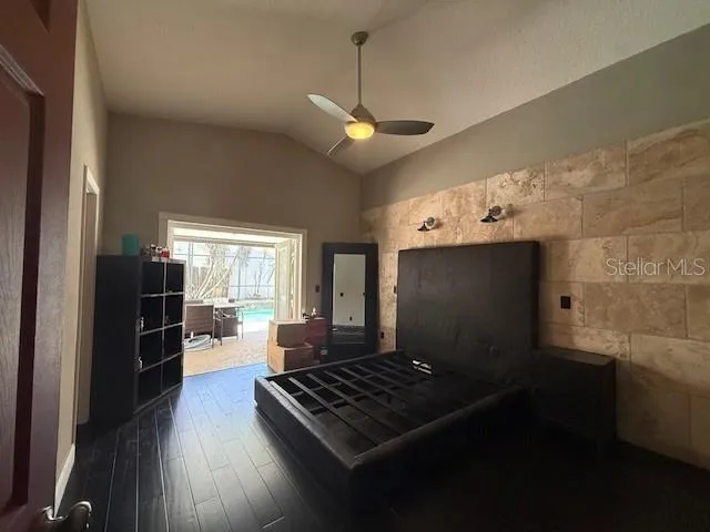Master bdrm-Natural Stone accent wall